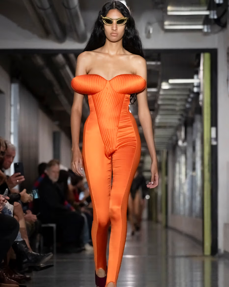 y/project Jean Paul Gaultierエディション オレンジ El controversial desfile de Jean Paul Gaultier en Paris Fashion